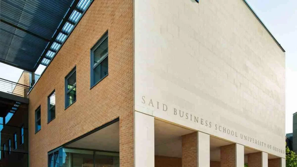 Saïd Business School: Blending Oxford's Tradition with Modern Business Education